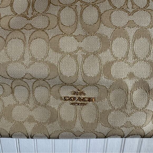 Coach Hobo Khaki Chalk Signature C Crossbody Bag - Picture 4 of 9